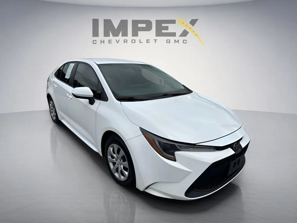 Used 2022 White Toyota LE image 8
