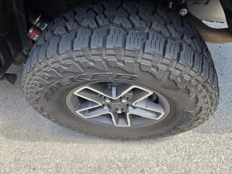 Used 2025 41 JEEP MOJAVE image 8