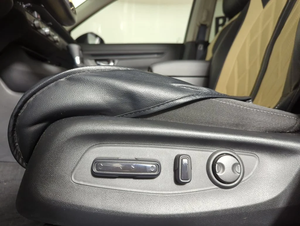 Certified Used 2026 Crystal Black Pearl Honda 2WD EX image 59