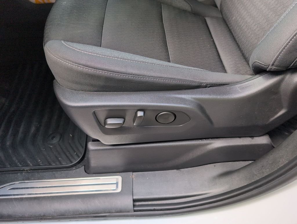 Used 2023 White Chevrolet LT image 16
