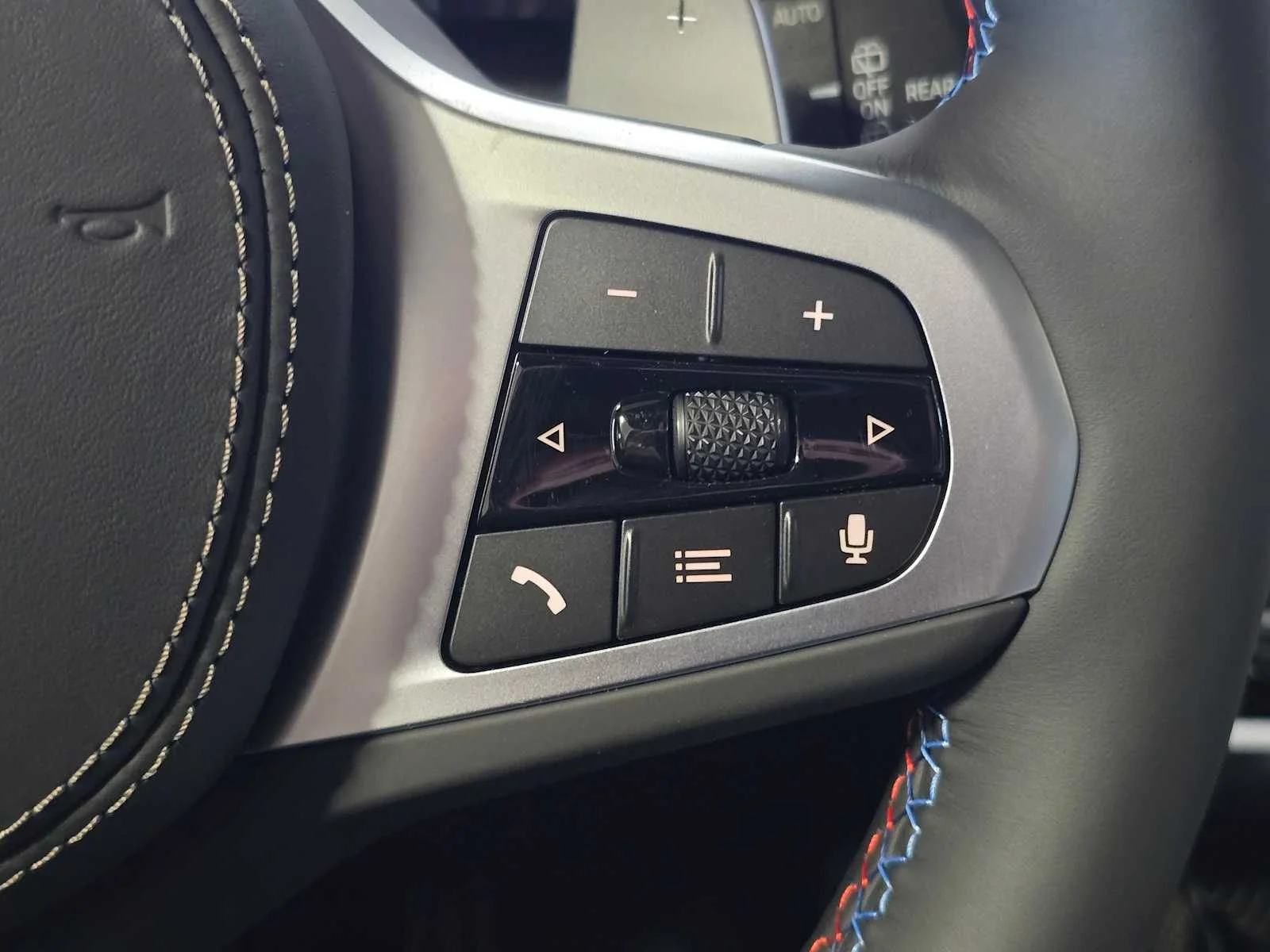 New 2026 Skyscraper Grey Metallic BMW M60i image 22