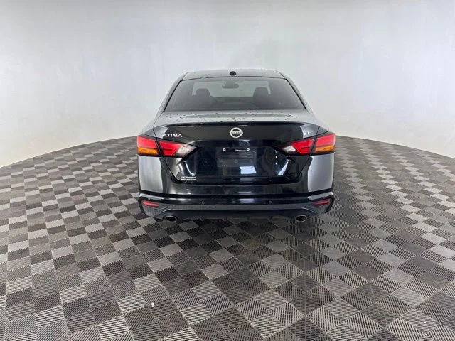 Used 2020 Black Nissan 2.5 SL image 6
