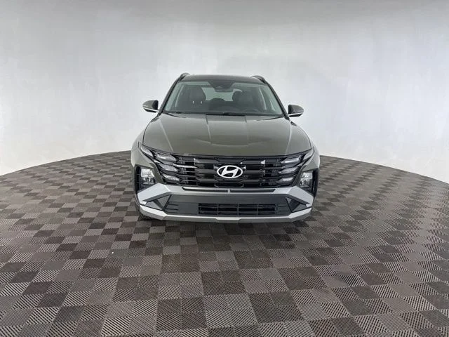 Used 2025 Green Hyundai SEL Convenience image 3