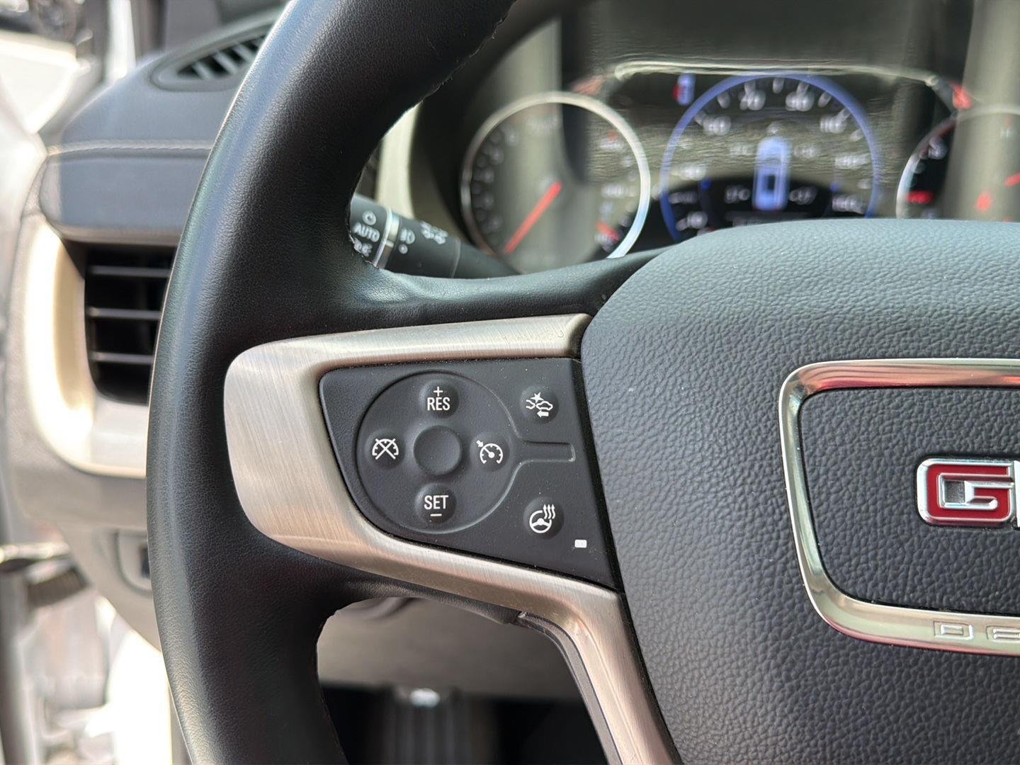 Used 2024 White Frost Tricoat GMC Denali image 21