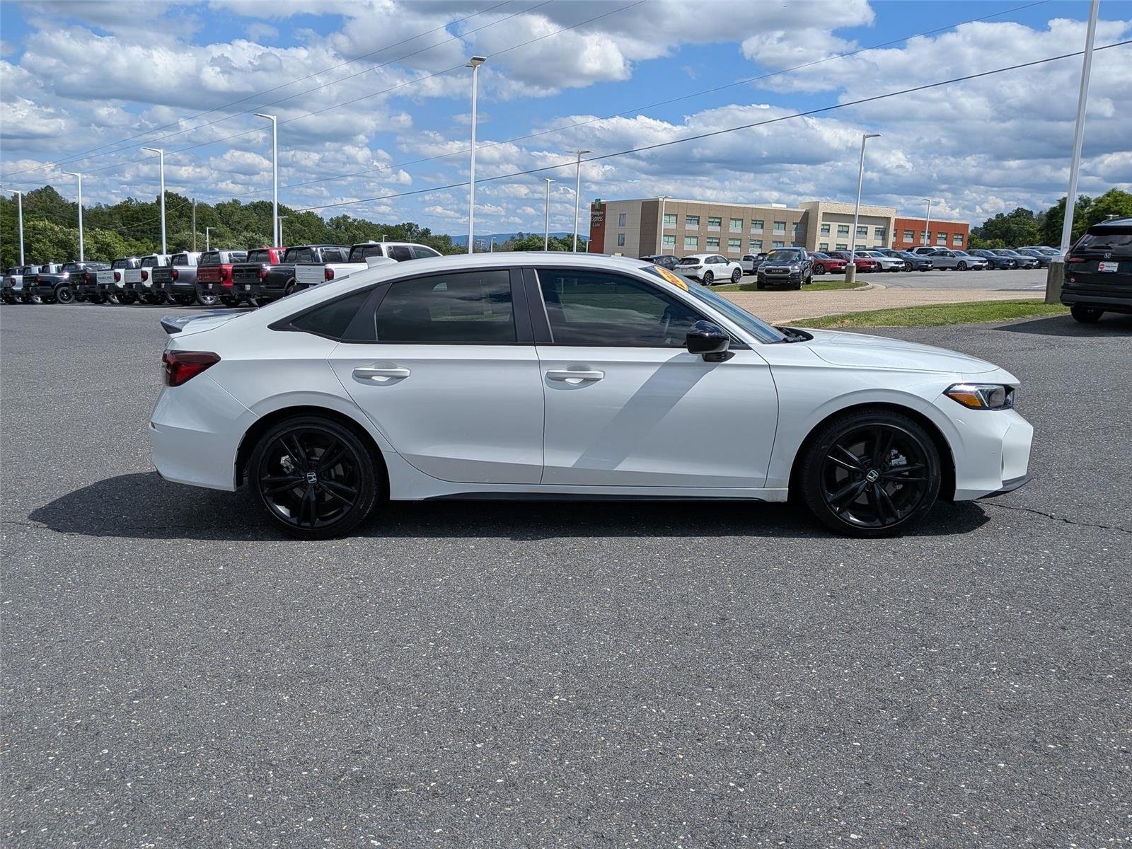 Used 2026 Platinum White Pearl Honda SI image 4