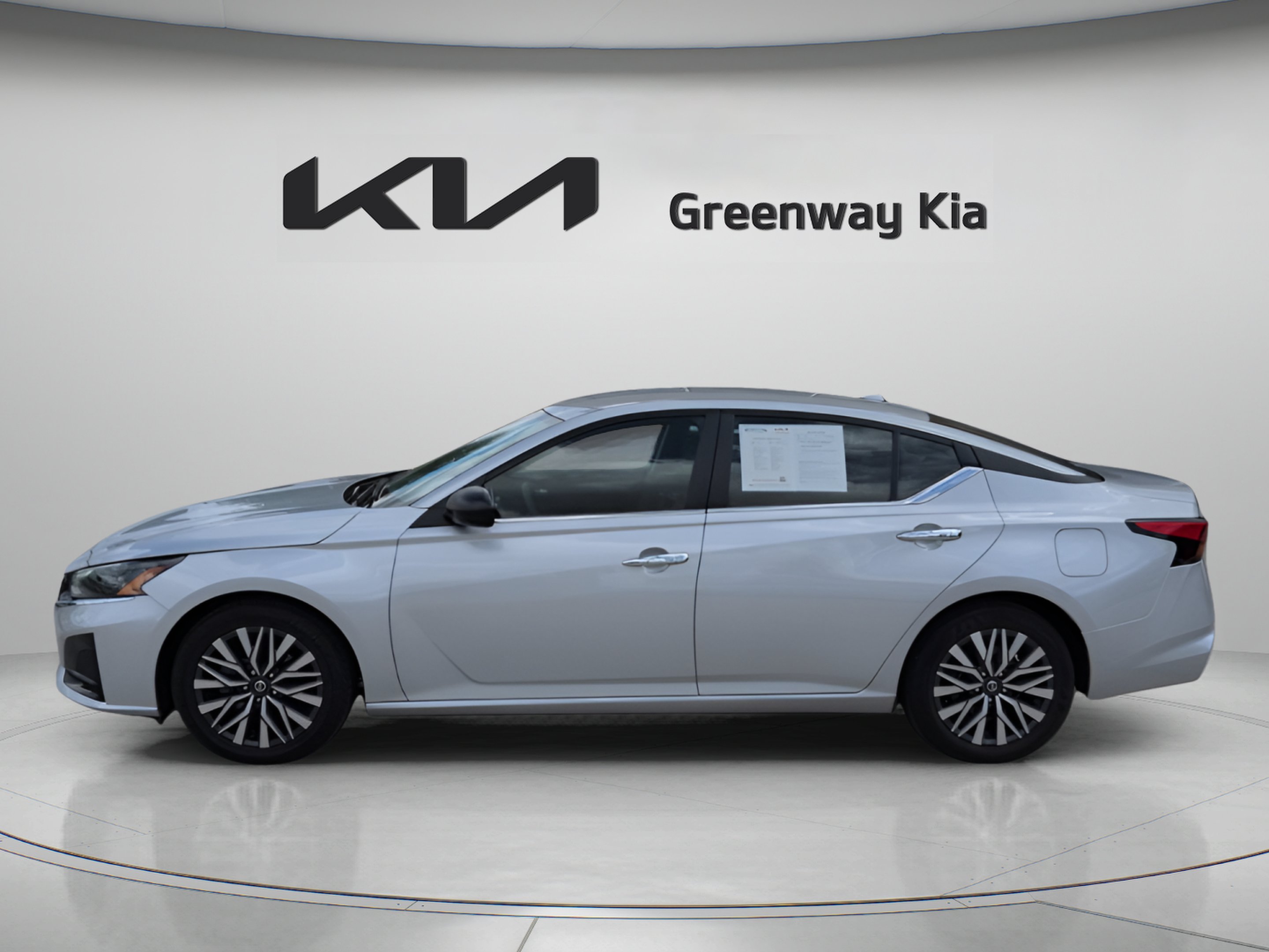 Used 2025 Brilliant Silver Metallic Nissan 2.5 SV image 7