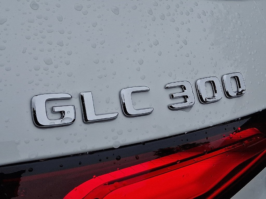 New 2027 Polar White Mercedes-Benz GLC 300 image 25