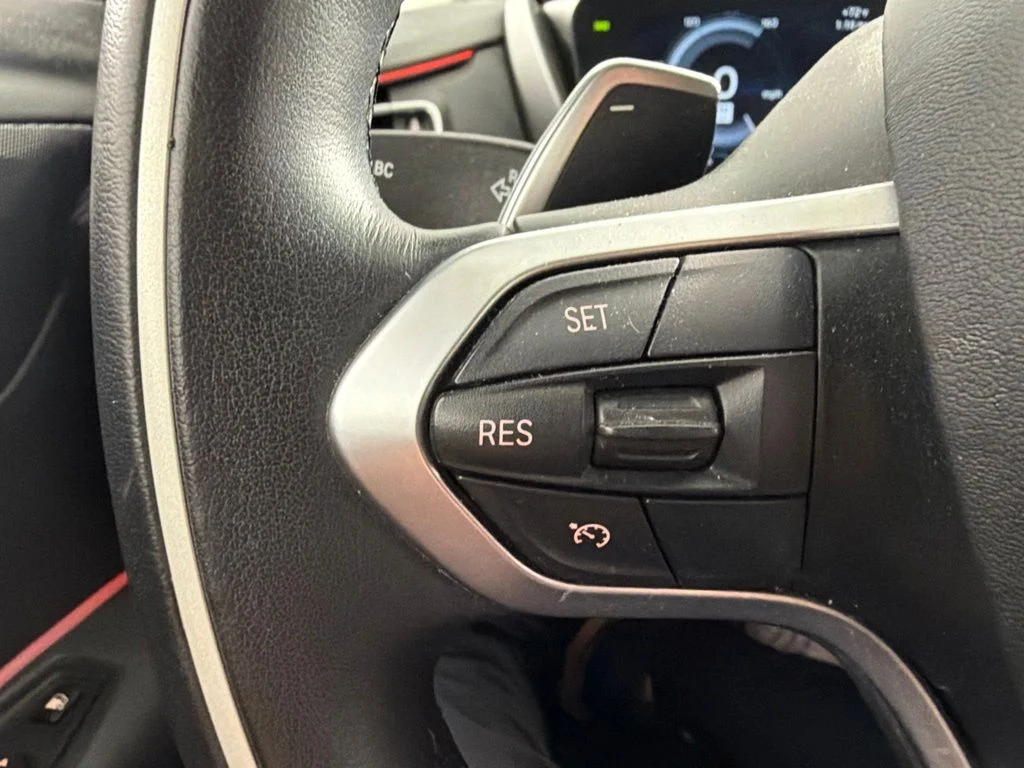 Used 2019 White BMW Base image 26