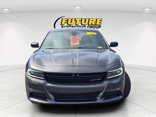 Used 2023 Gray Dodge SXT image 2