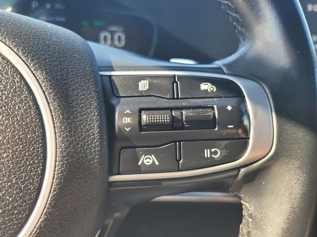 Used 2024 White Kia X-Line image 27