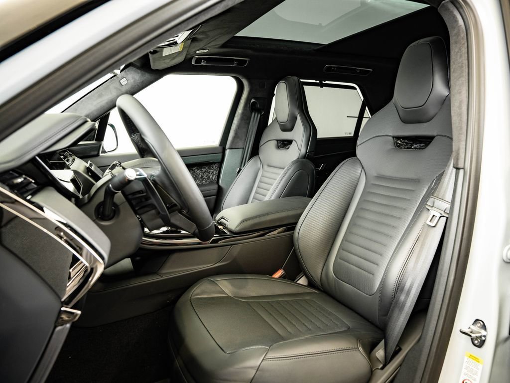New 2026 Ethereal Frost Satin LAND ROVER  image 23