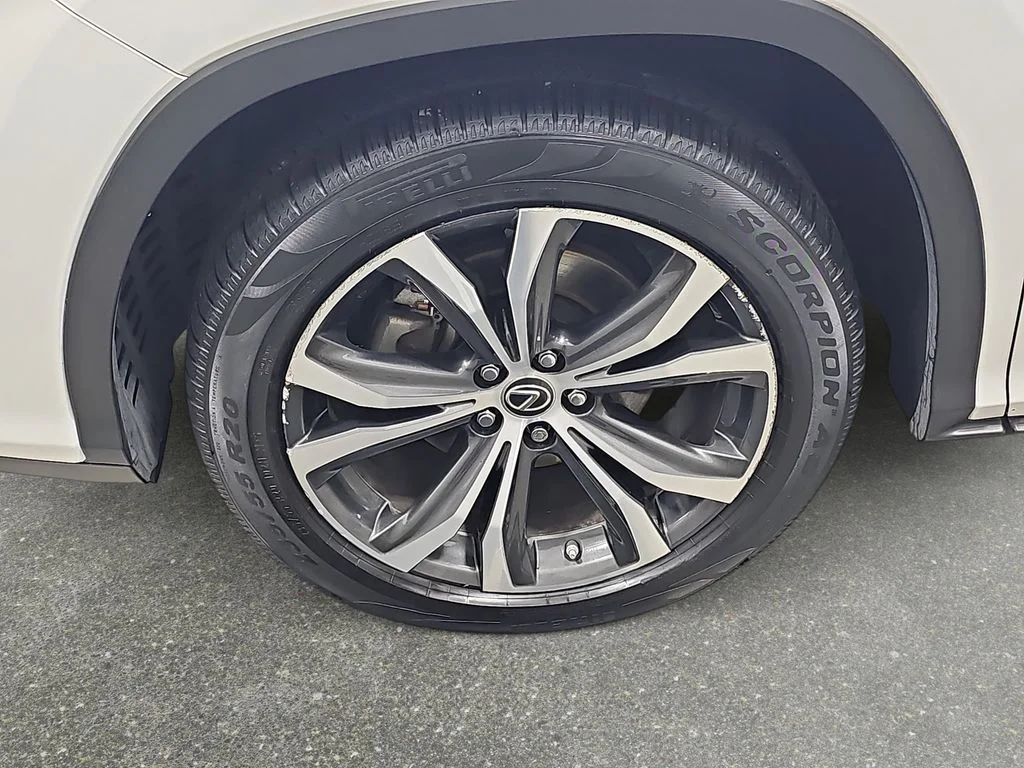 Used 2018 White Lexus 350L image 32