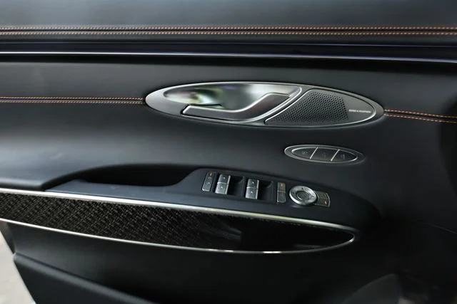 New 2026 Savile Silver Genesis 3.5T Sport Prestige image 15