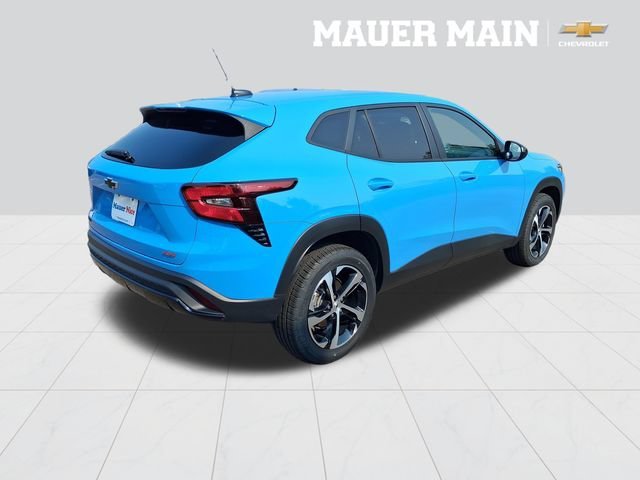 Certified Used 2024 Fountain Blue Chevrolet 1RS image 10