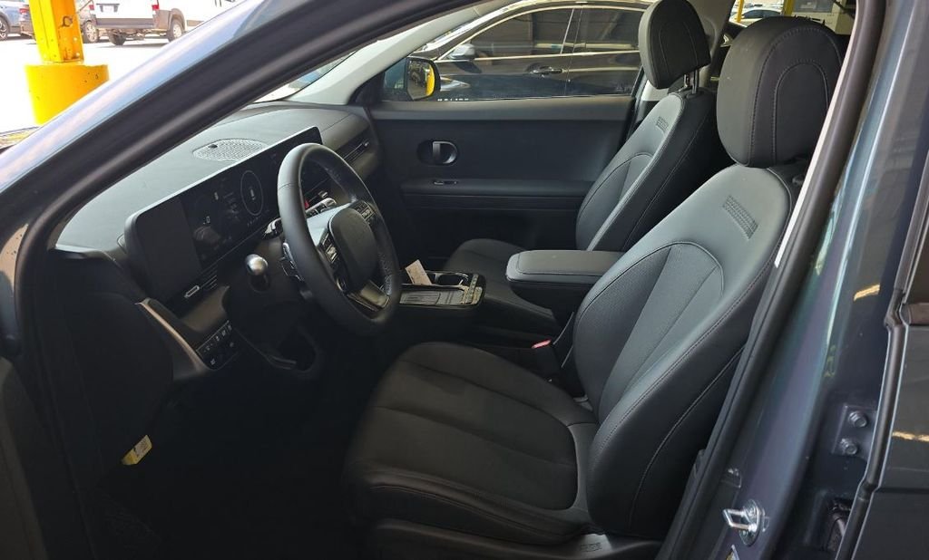 Used 2025 Green Hyundai SEL image 7
