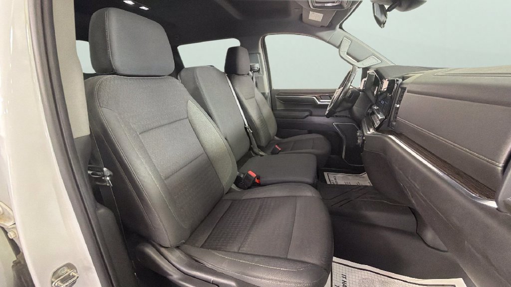 Used 2022 SUMMIT WHITE Chevrolet LT image 34