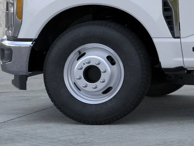 2025 Ford F-350 Super Duty Chassis Cab XL - Photo 19