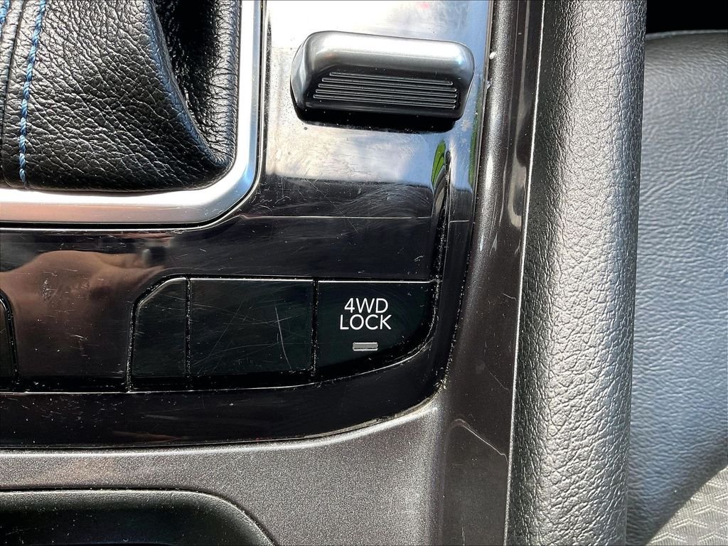 Used 2022 Laser Blue Pearlcoat Jeep Latitude image 33