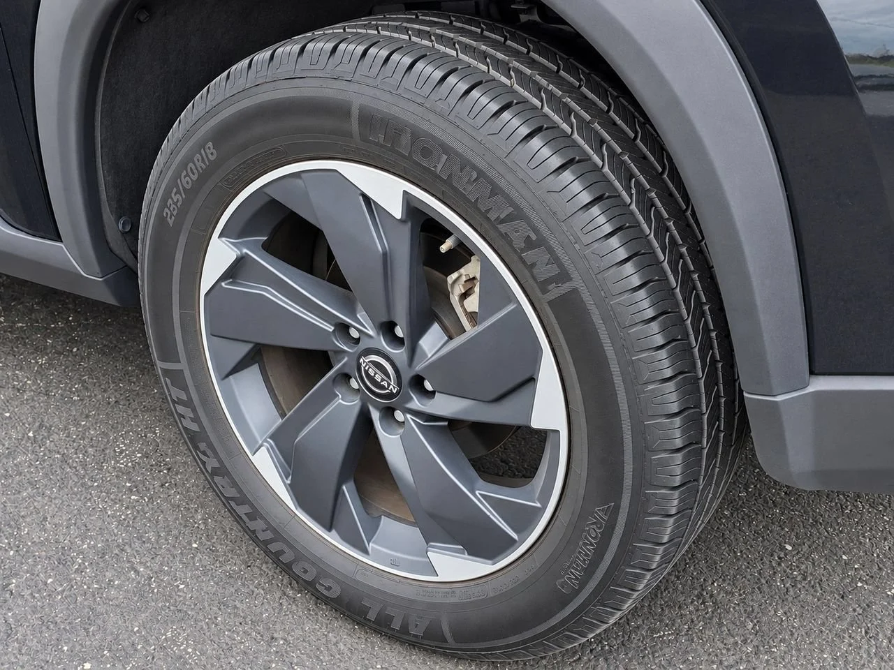 Used 2025  Nissan SV image 8