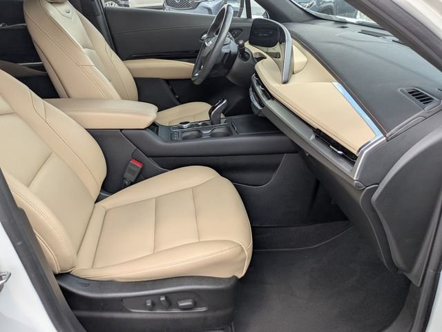 Used 2024 White Cadillac Luxury image 27
