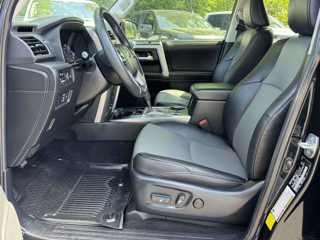 Used 2022 Midnight Black Metallic Toyota SR5 Premium image 20