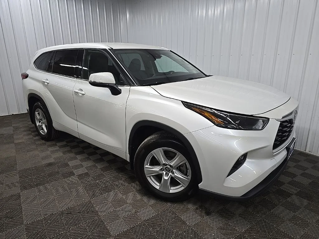Used 2022 Beige Toyota LE image 7