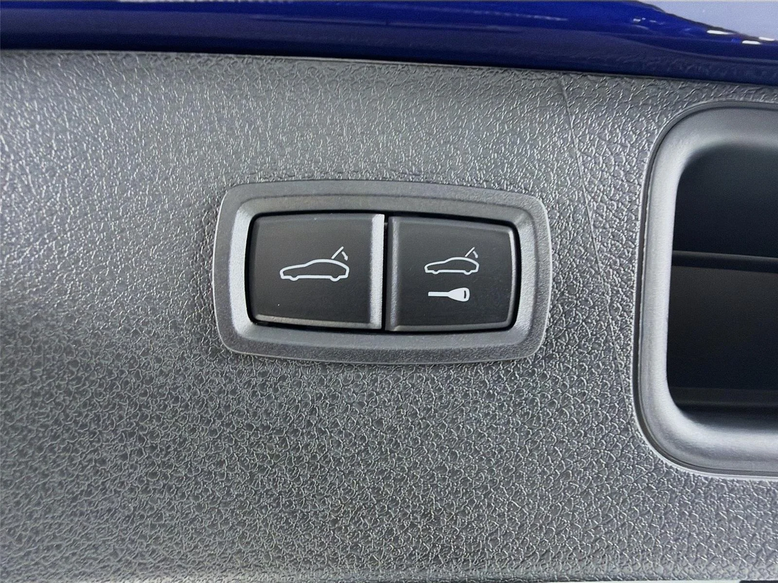 Certified Used 2026 Gentian Blue Metallic Porsche  image 24