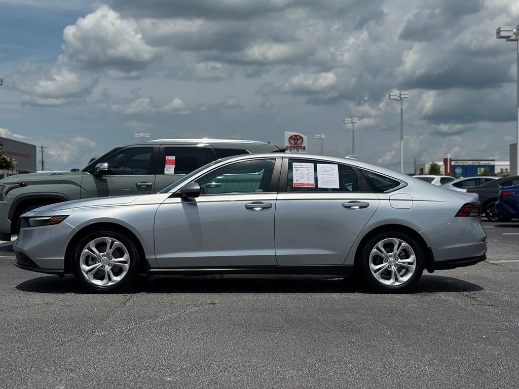 Used 2025  Honda LX image 8
