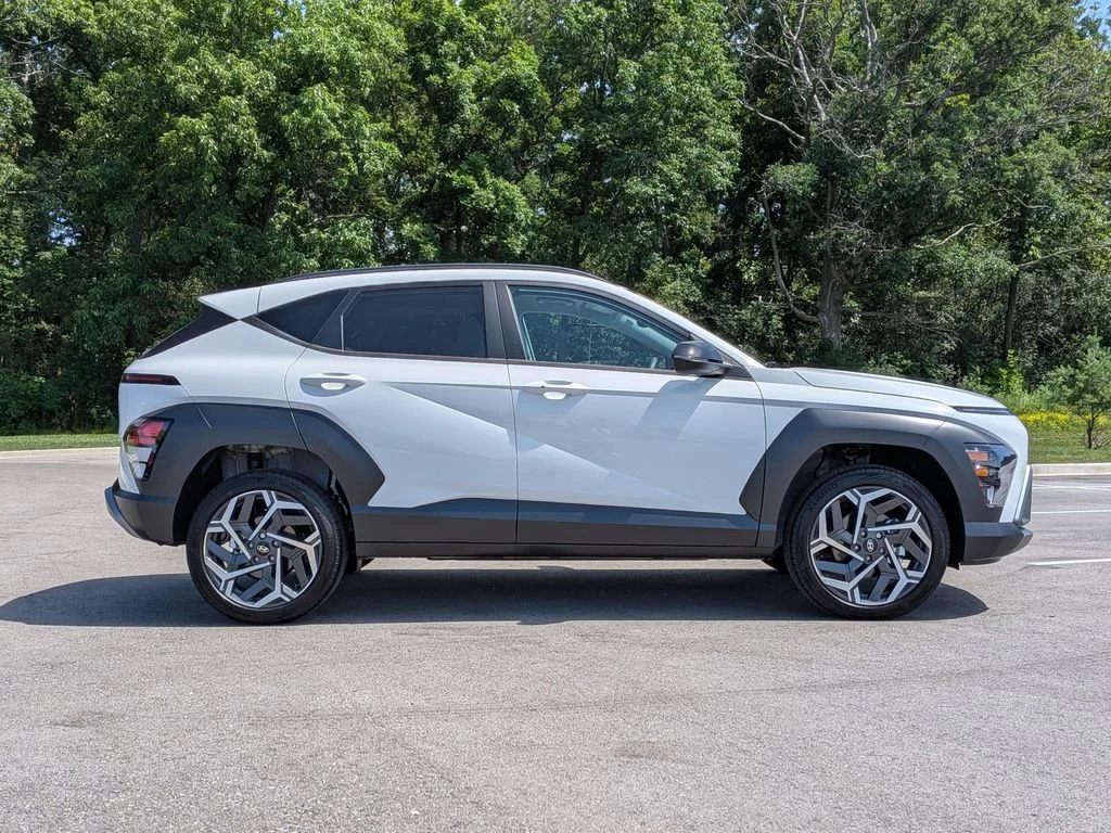 Certified Used 2026 White Hyundai SEL Premium image 8