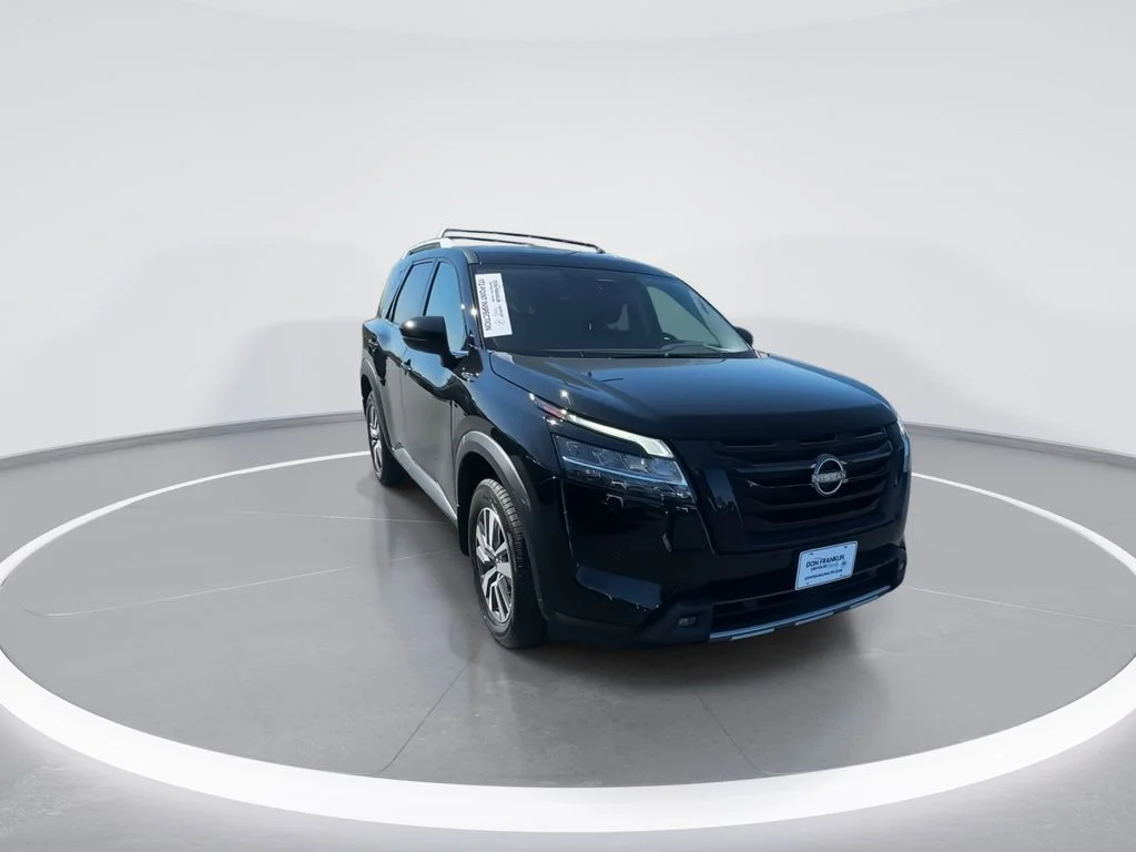 Used 2023 Black Nissan SL image 3