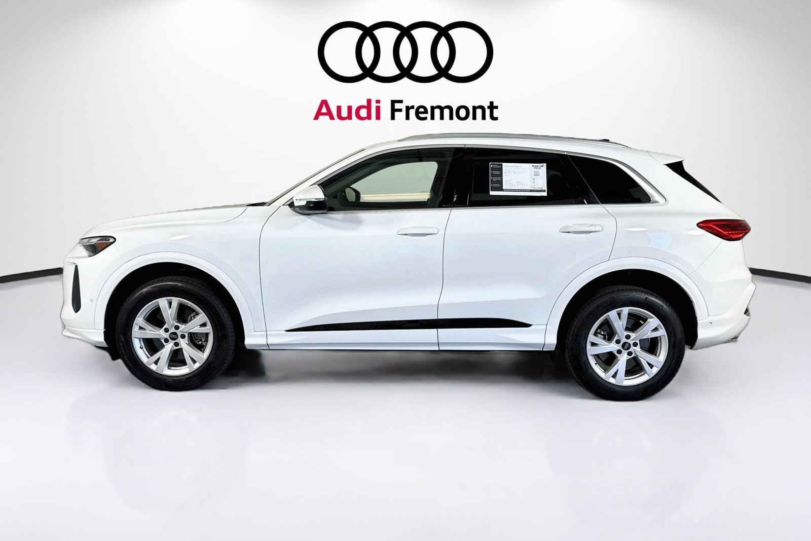 Used 2025 Arkona White Audi Premium image 1