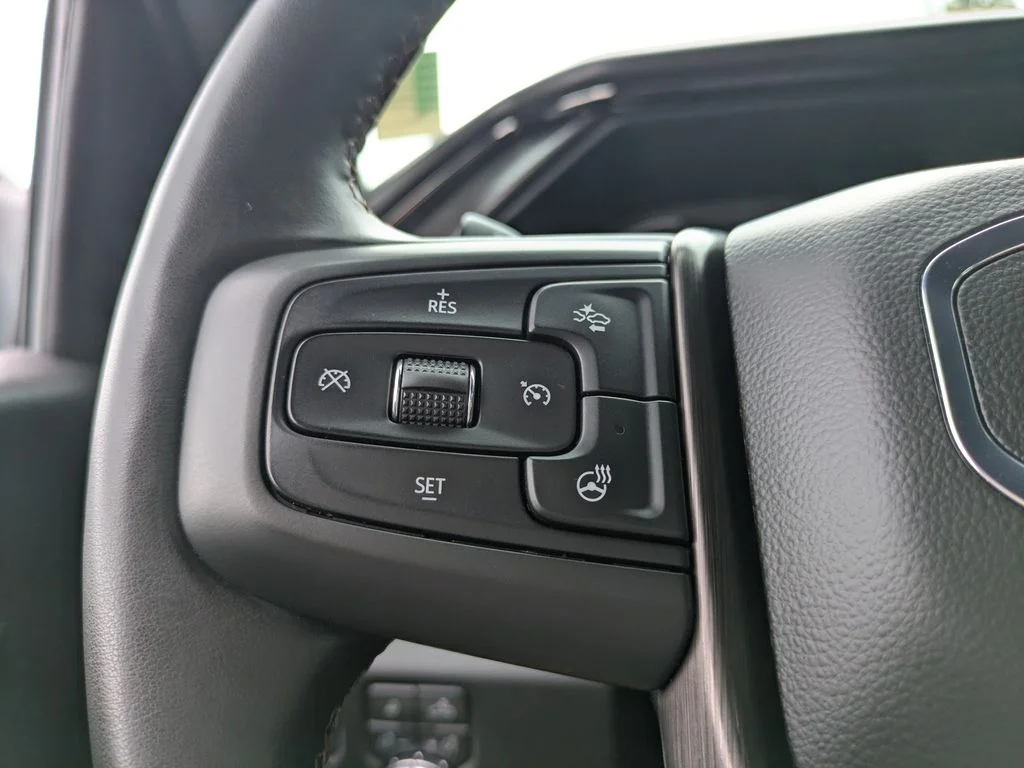 Used 2026 White GMC AT4 image 29