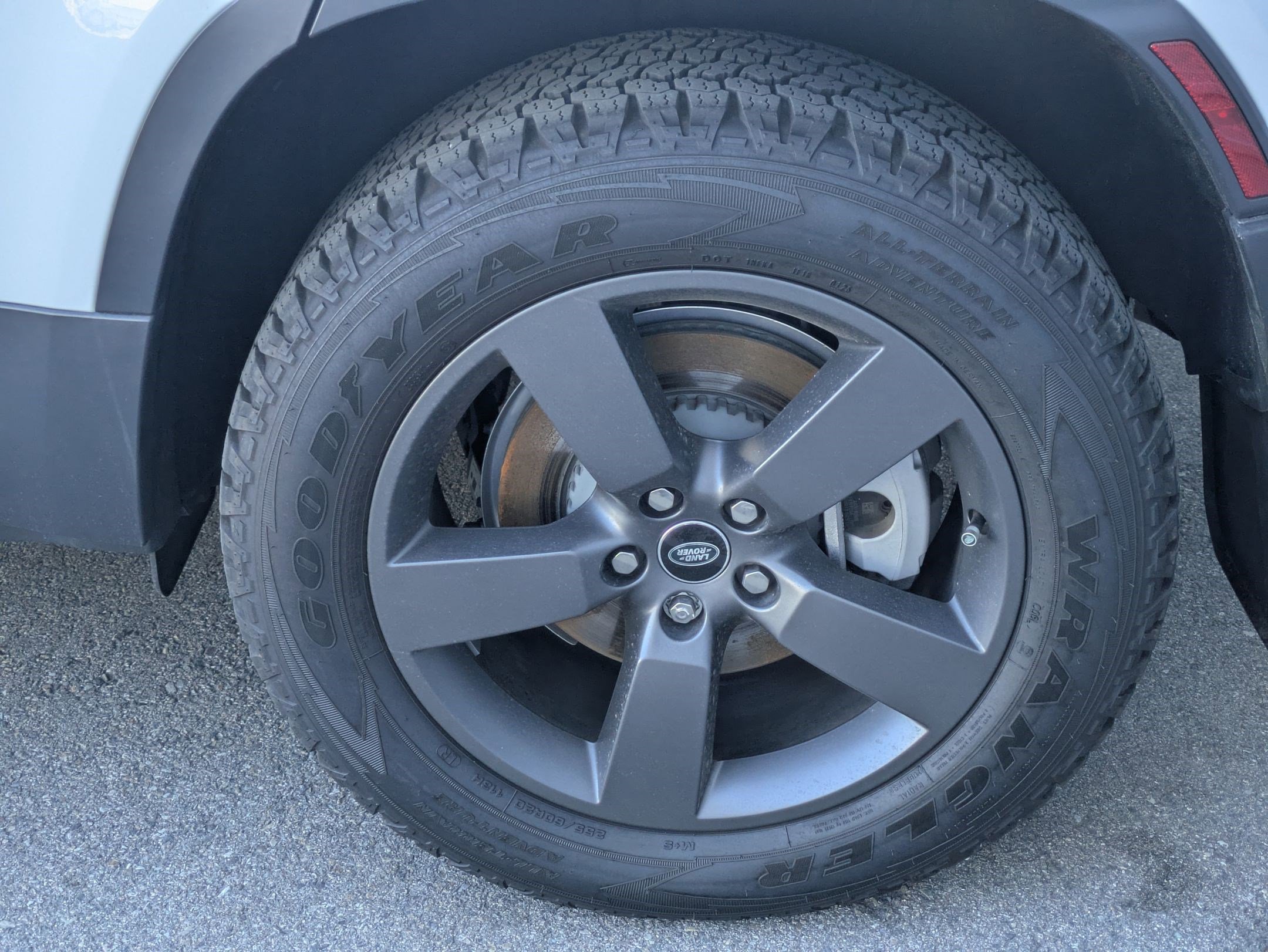 Used 2025 Fuji White Land Rover 110 P300 S image 10