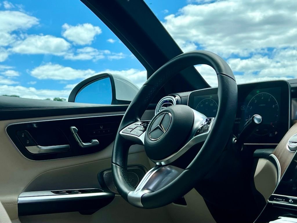Certified Used 2023  Mercedes-Benz GLC 300 image 9