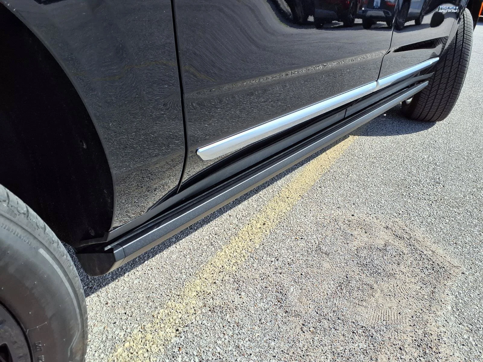 Used 2024 Onyx Black GMC Denali image 4