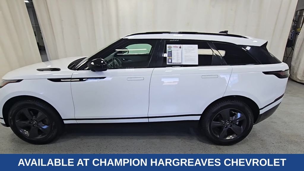 Used 2025 Ostuni Pearl White Metallic Land Rover Dynamic SE image 7