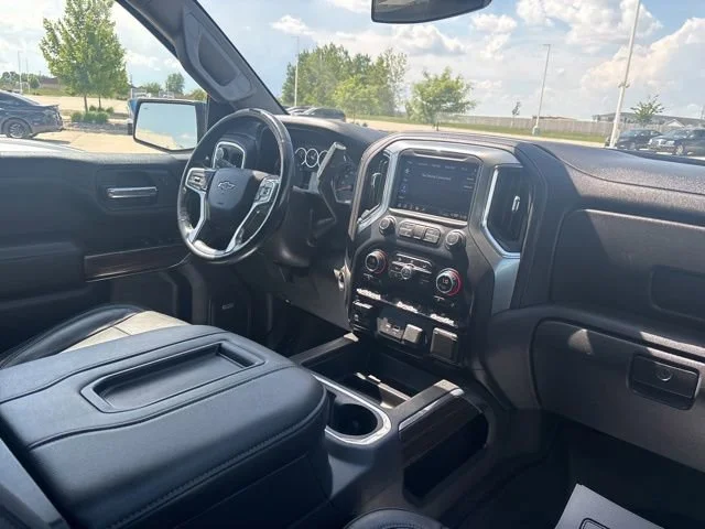 Used 2020 NORTHSKY BLUE METALLIC Chevrolet RST image 27