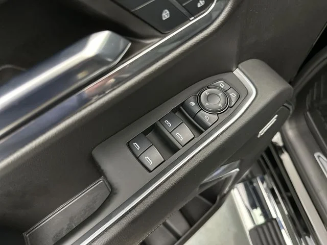 Used 2024 Black GMC SLT image 18