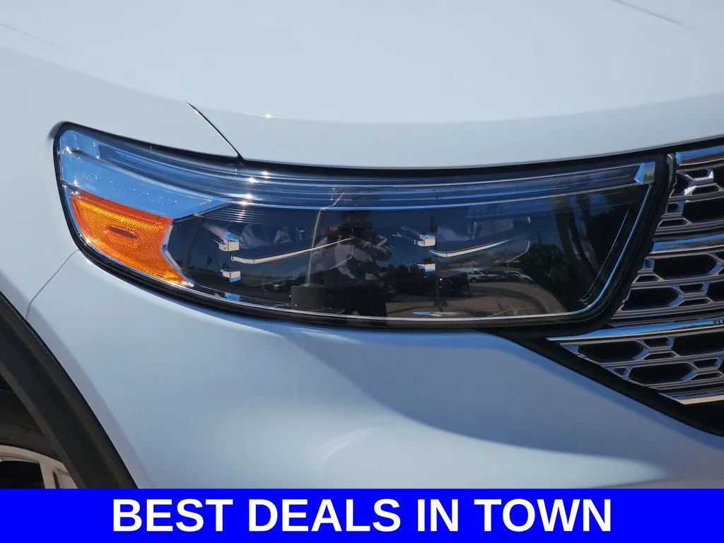 Used 2023 White Ford Limited image 35