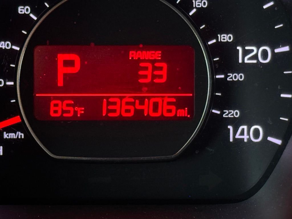 Used 2019 Silver Kia Plus image 4