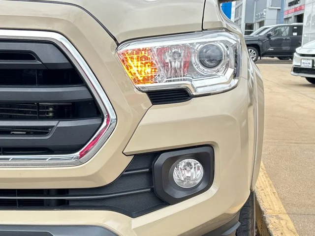 Used 2019 Quicksand Toyota SR5 image 3