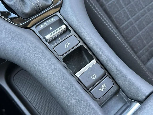 2025 Honda HR-V LX - Photo 30