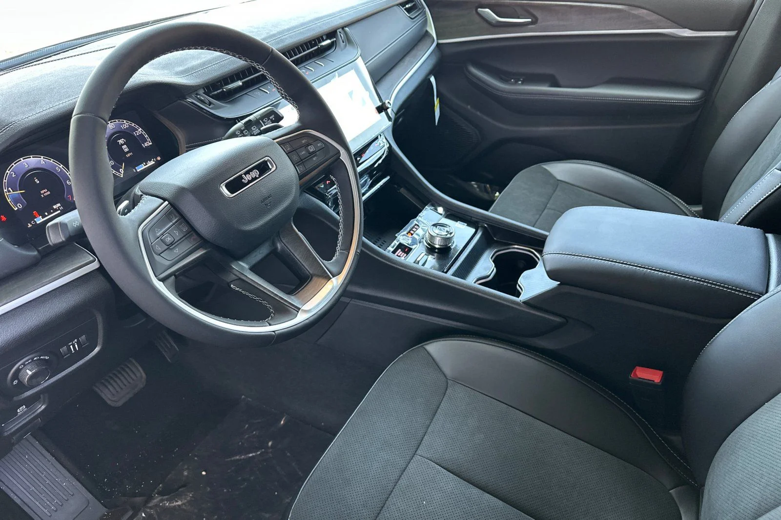 New 2026 Velvet Red Pearl-Coat Exterior Paint Jeep Altitude image 6