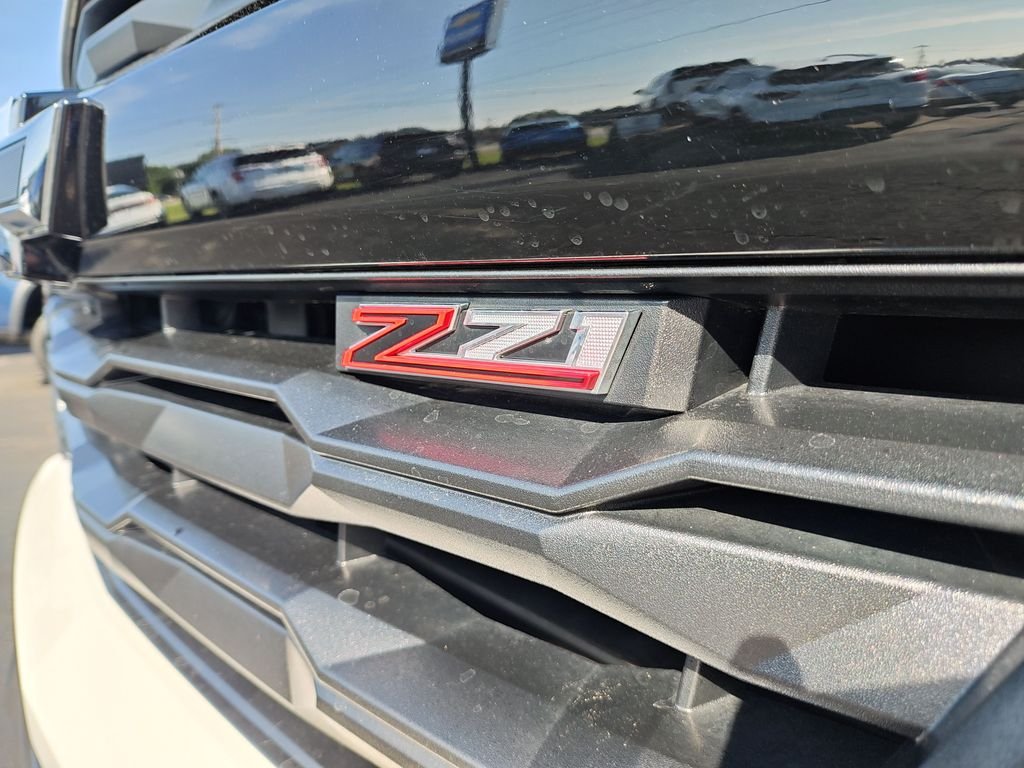 Used 2023 White Chevrolet Z71 image 27