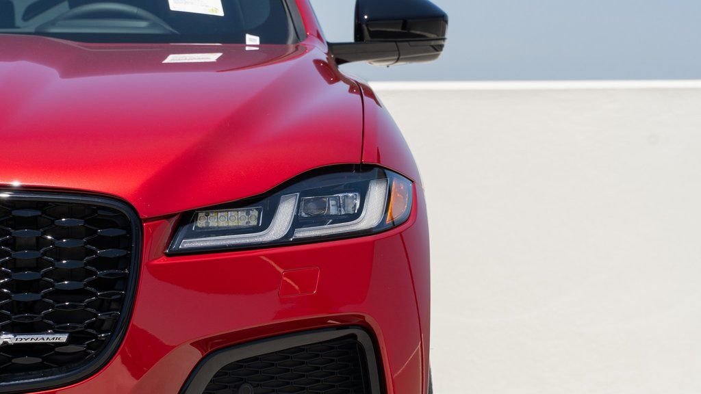 Used 2025 Red Jaguar P250 R-Dynamic S image 9