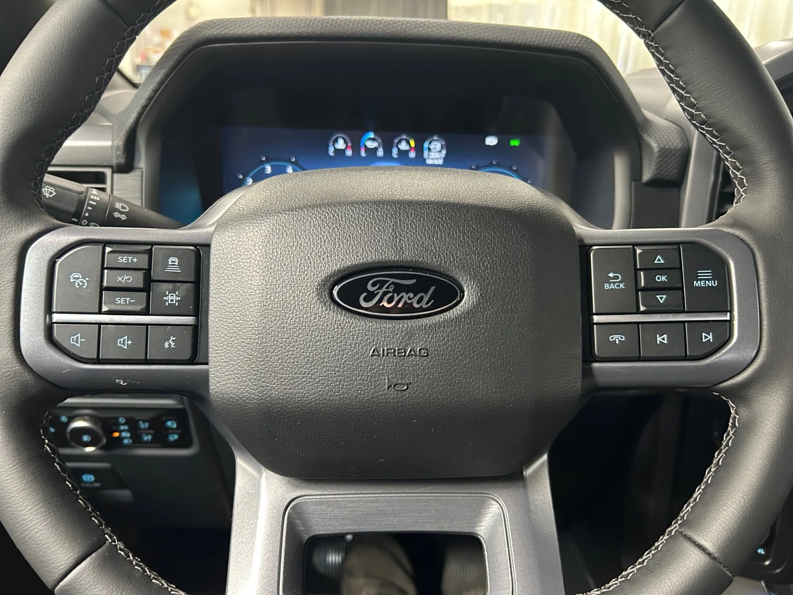 New 2026 Agate Black Metallic Ford XLT image 21