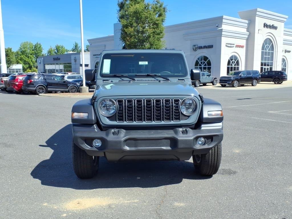 New 2025 Anvil Clear-Coat Exterior Paint Jeep Sport S image 4
