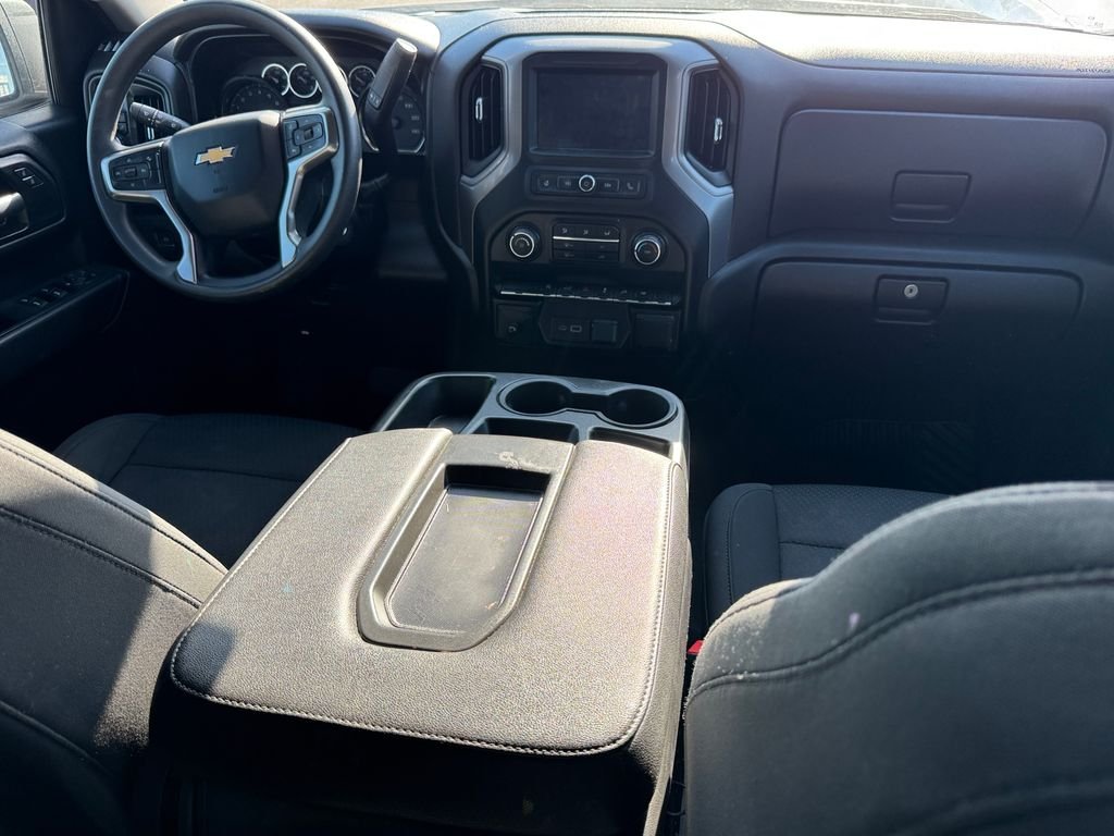 Used 2021 White Chevrolet Custom image 5