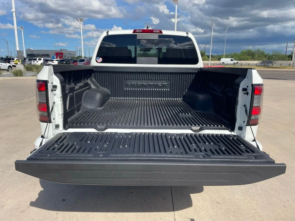 2026 Nissan Frontier SV - Photo 6
