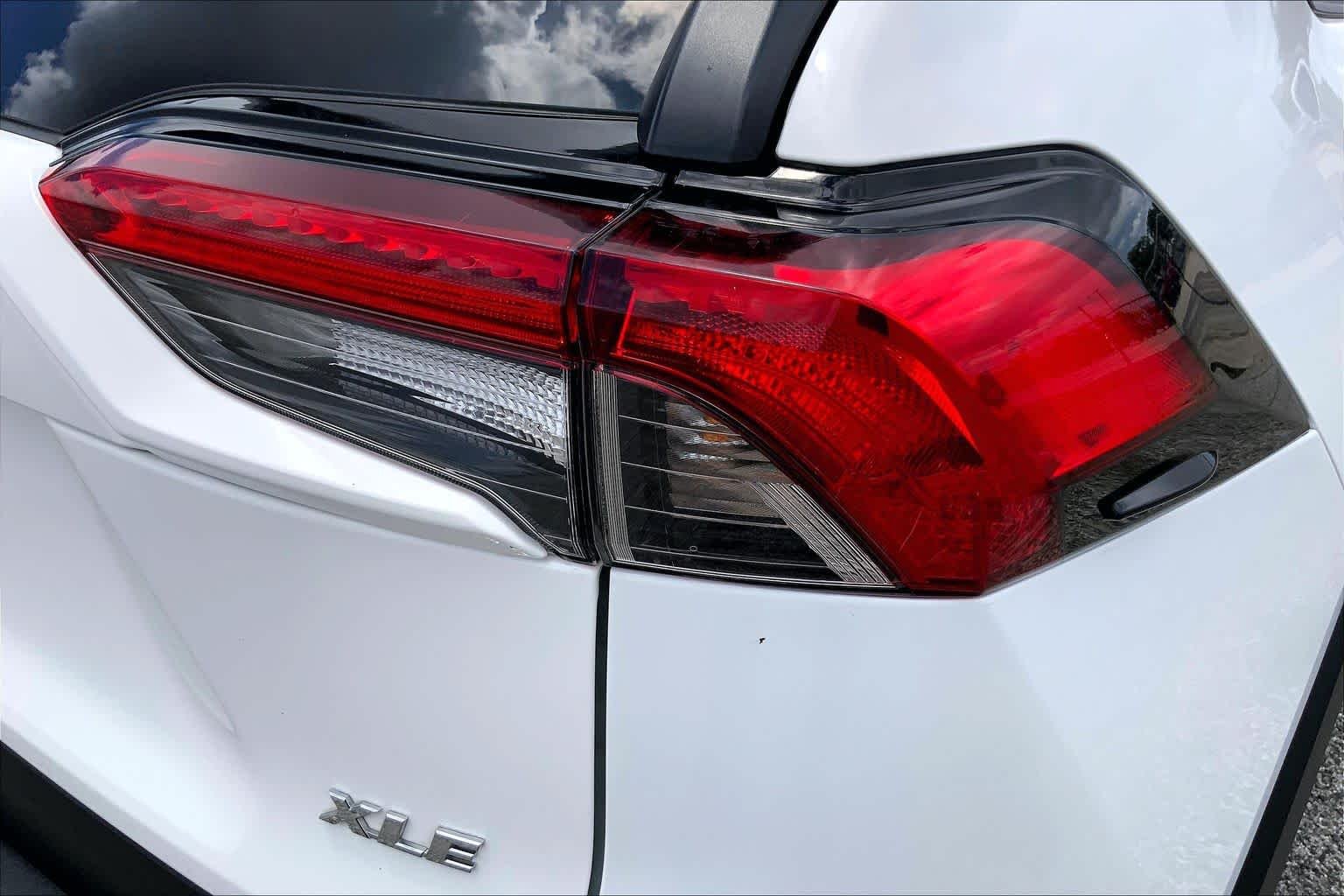 Used 2025 Ice Cap Toyota XLE image 30